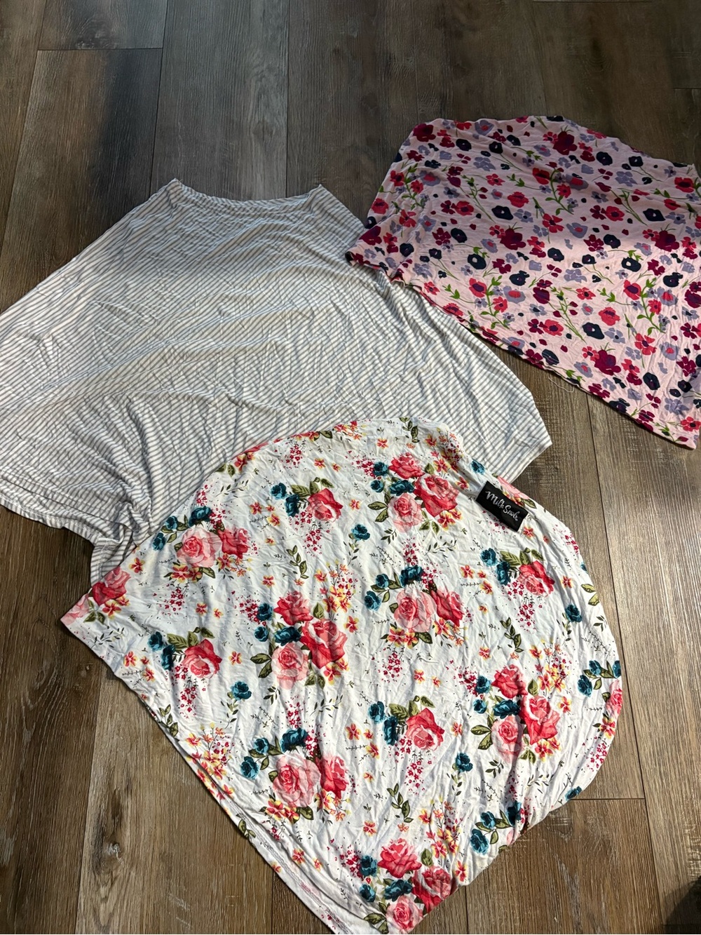 Floral & Striped Women's nursing cover milk snob 3 piece set